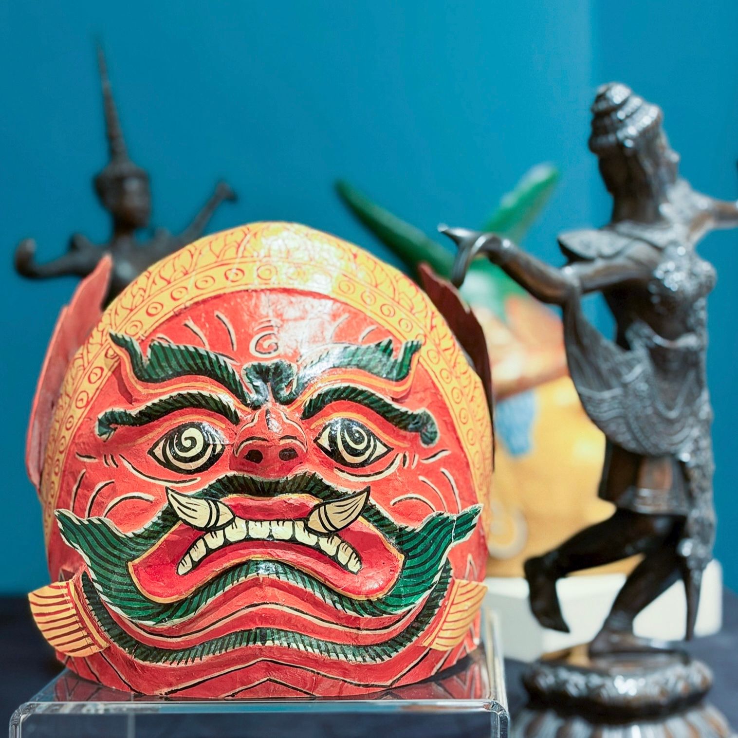 выставка «Люди, куклы, маски»