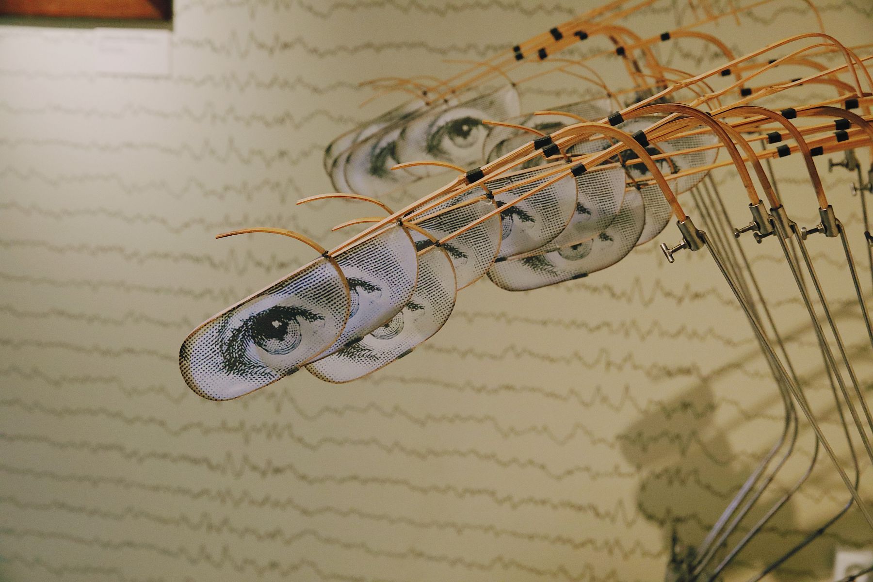 выставка «Алиса, проснись!»