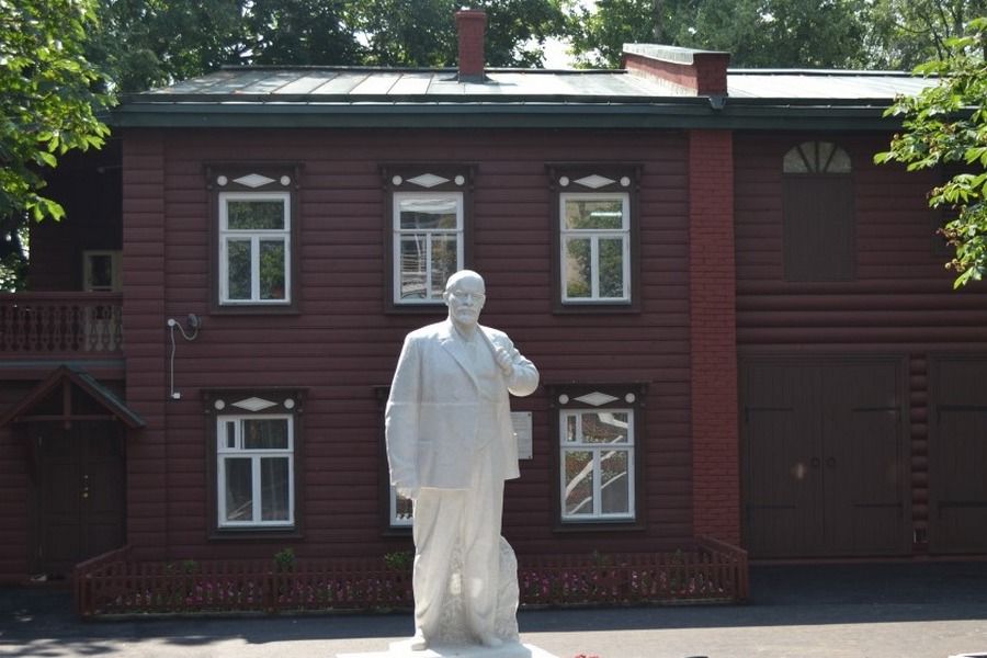 выставка «Мемориальная экспозиция дома-музея Ленина»