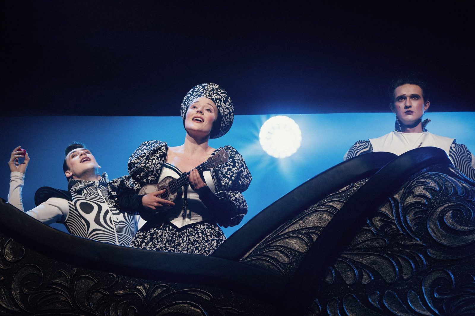 Спектакль «Севильский цирюльник» в Театре имени Вахтангова фото 8