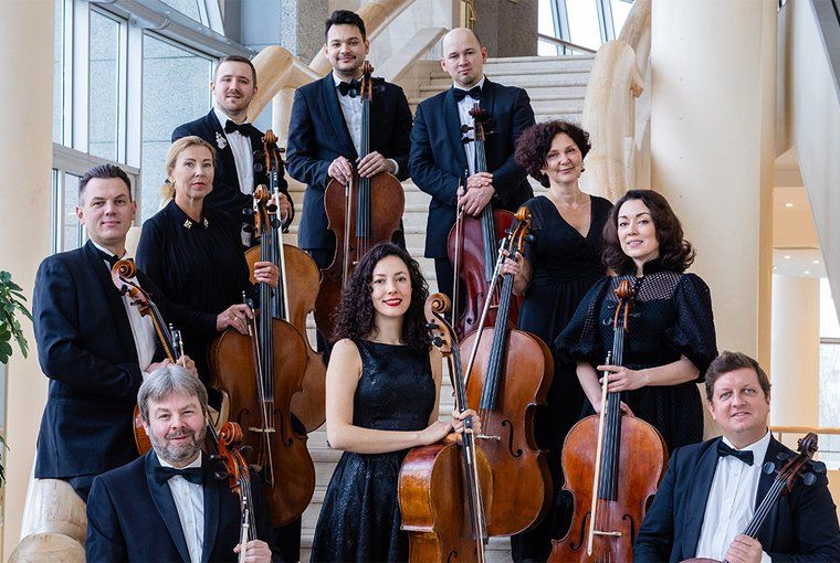 концерт «Rockin' Cellos. Хиты русского рока для 10 виолончелей»