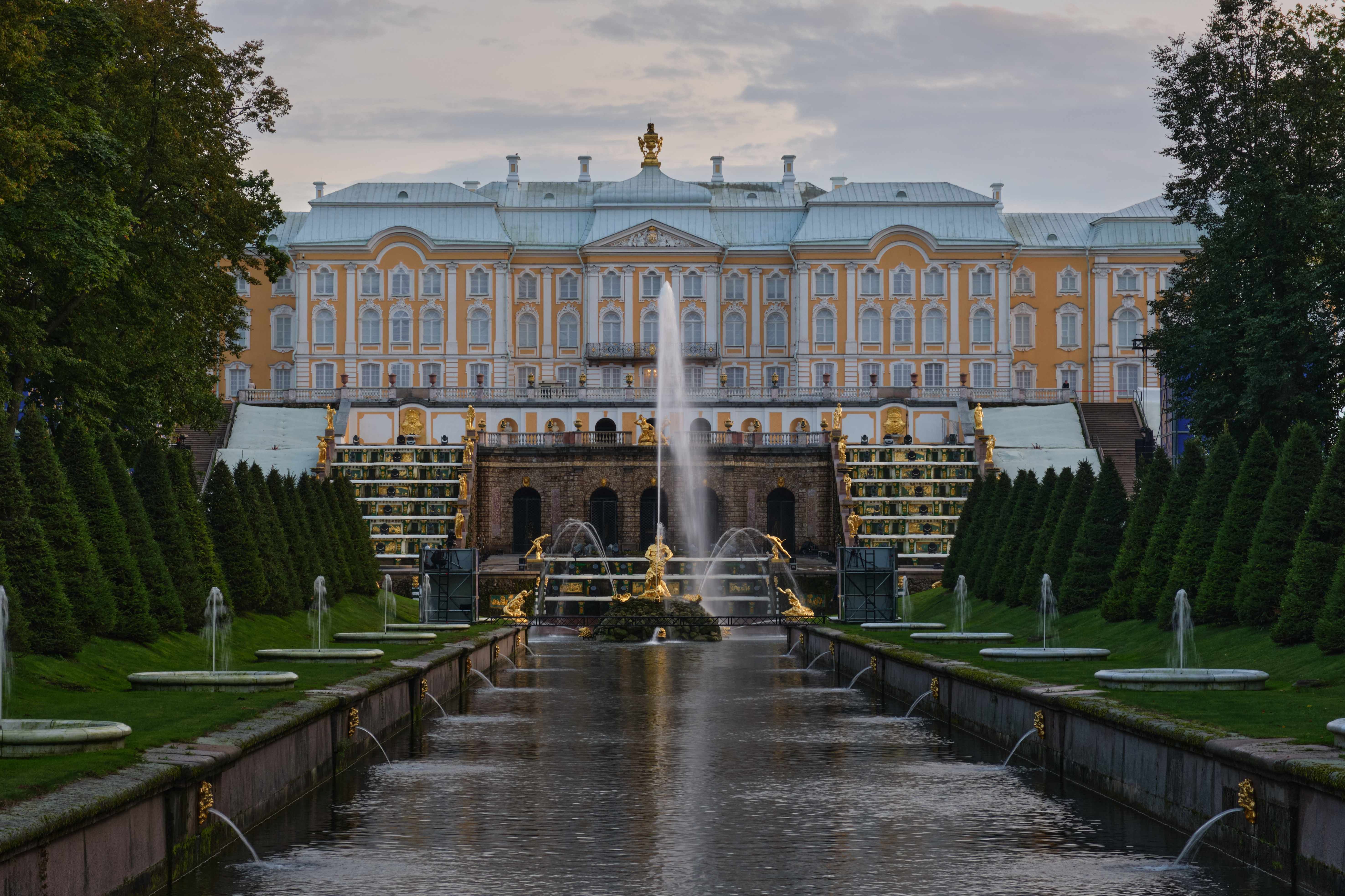 Автобусная экскурсия в Петергоф со скидкой до 46%