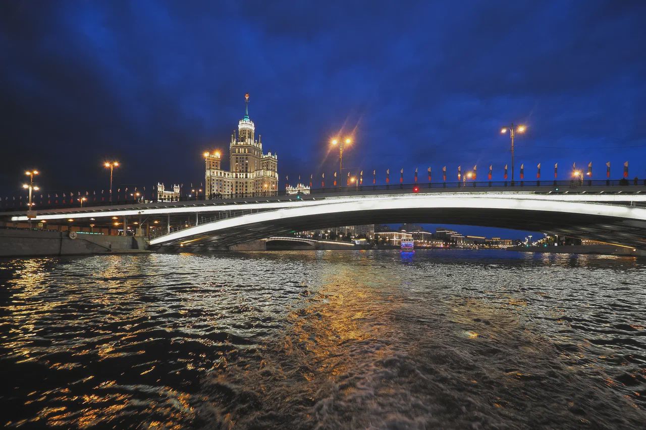 автобусно-пешеходная экскурсия «Огни большого города» со скидкой 20%