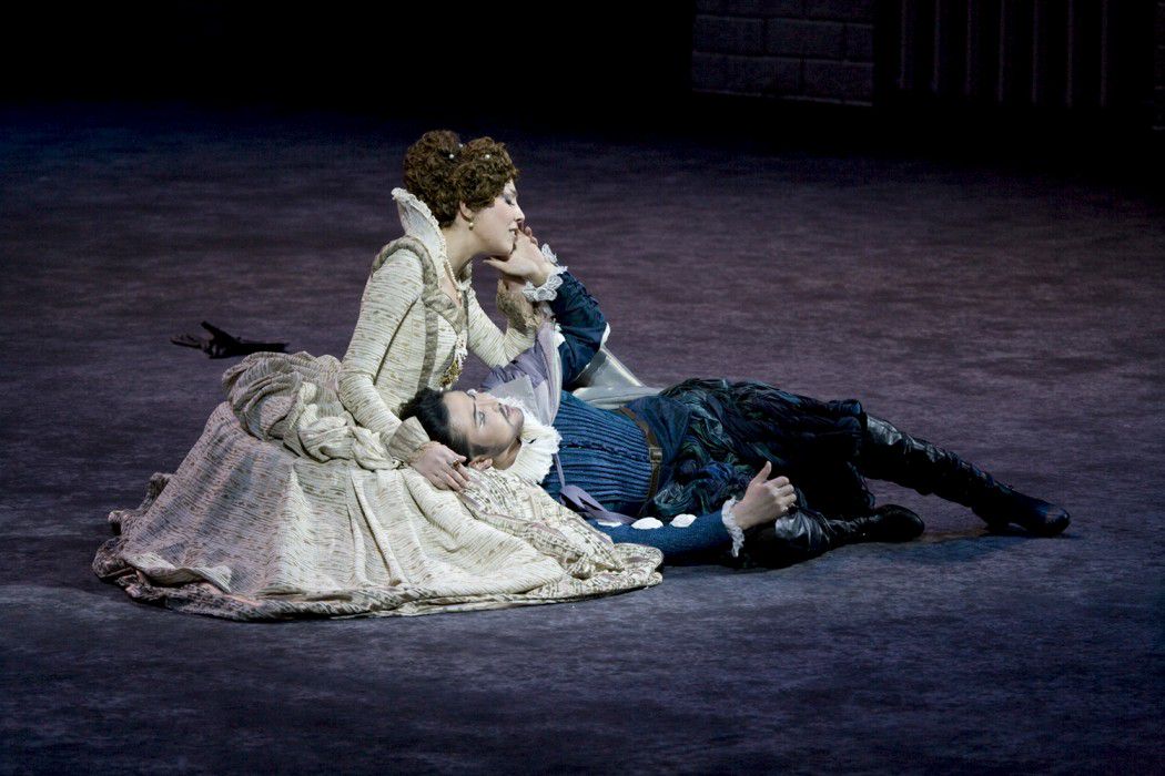 опера «Лючия ди Ламмермур» в Театре имени К. С. Станиславского и Вл. И. Немировича­-Данченко