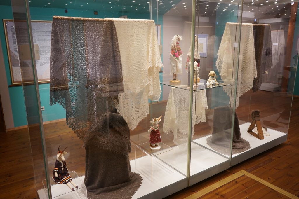 Выставка «оренбургский пуховый платок»