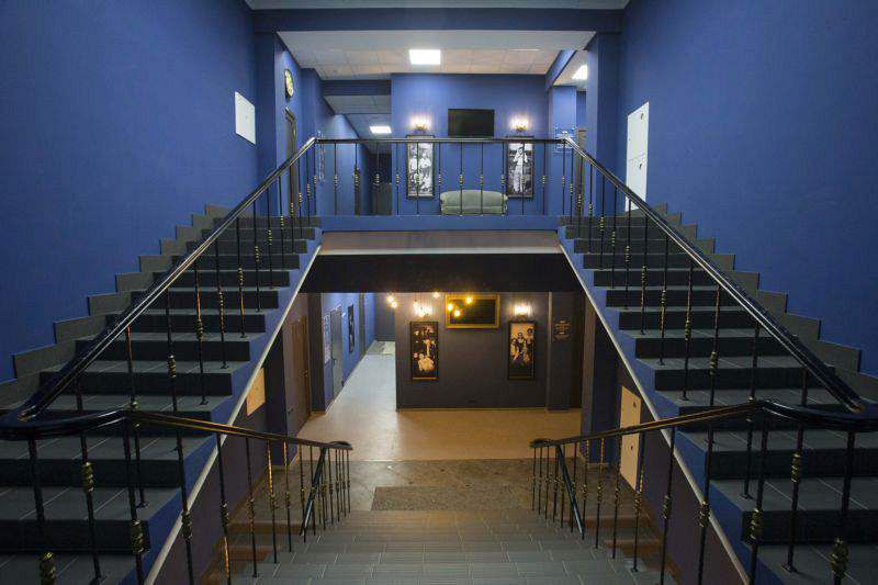 спектакль «Утиная охота» в Театре имени Вахтангова