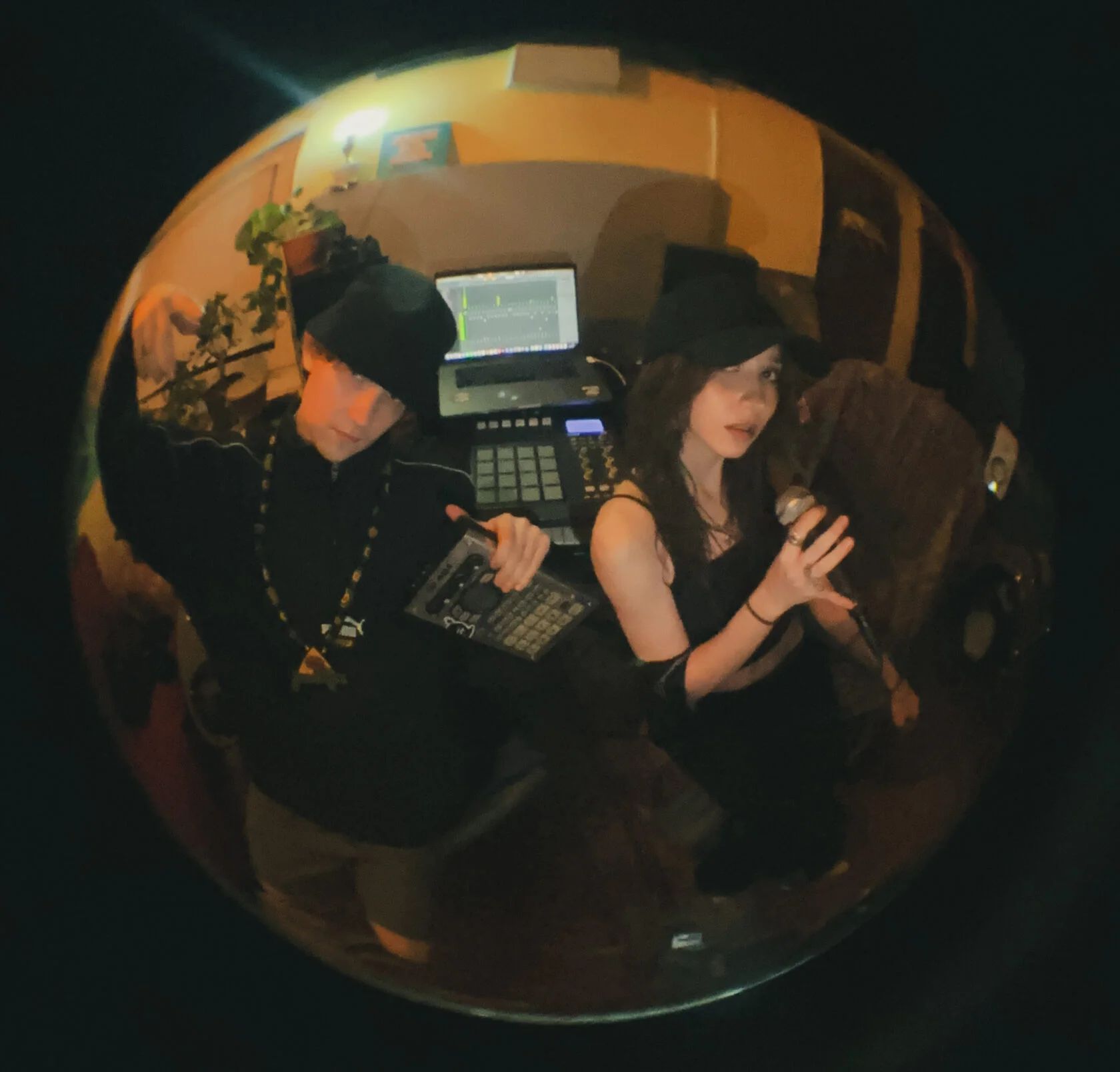 Concert of the duo JazzyDubwise&JazzKissa