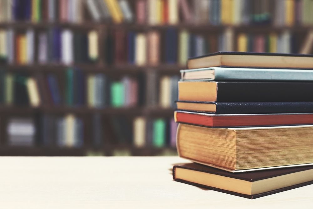 встреча «Книжный клуб „Лингва“: „Рождественская песнь“ Чарльза Диккенса»
