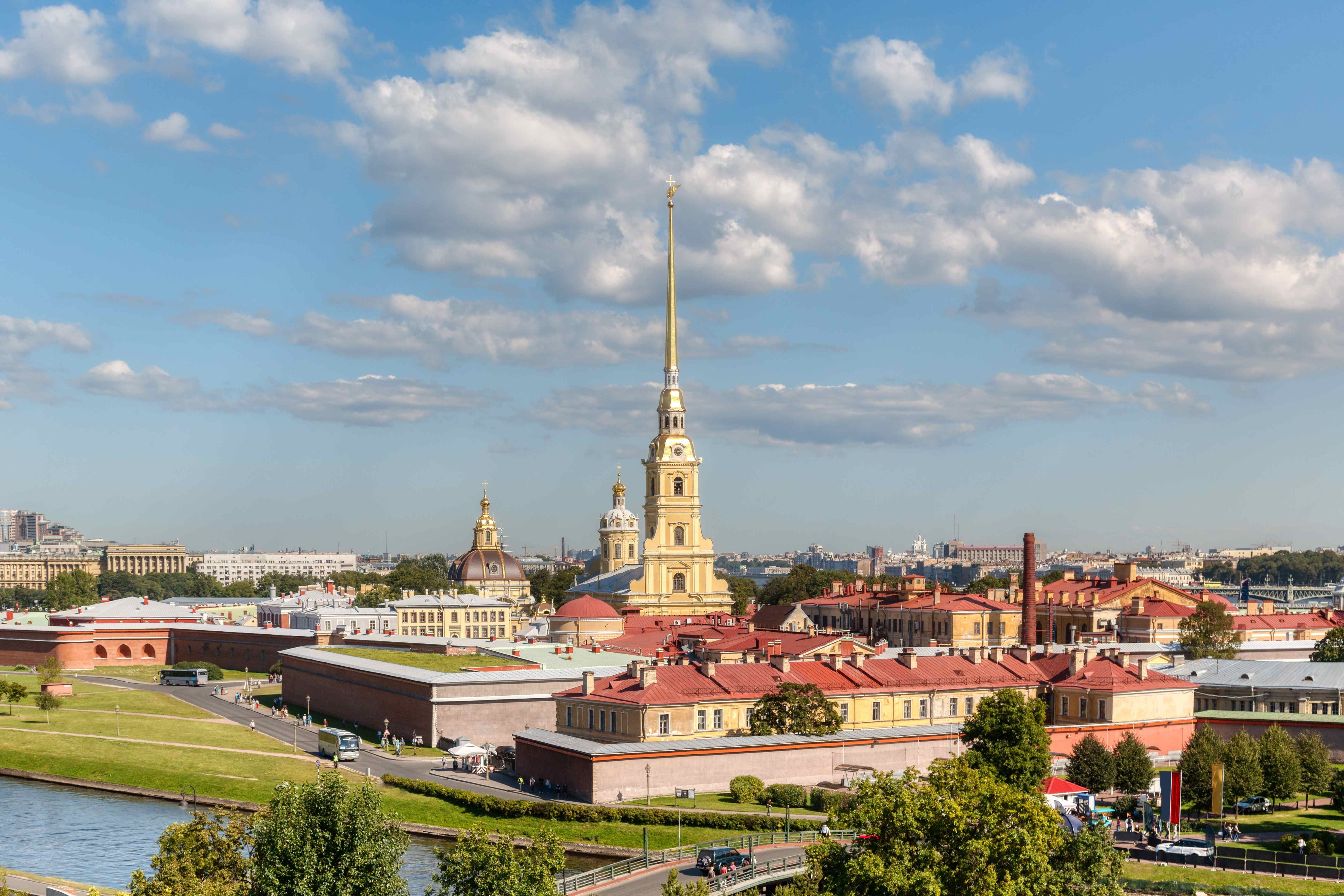 Автобусная обзорная экскурсия с посещением Петропавловской крепости со скидкой до 60%