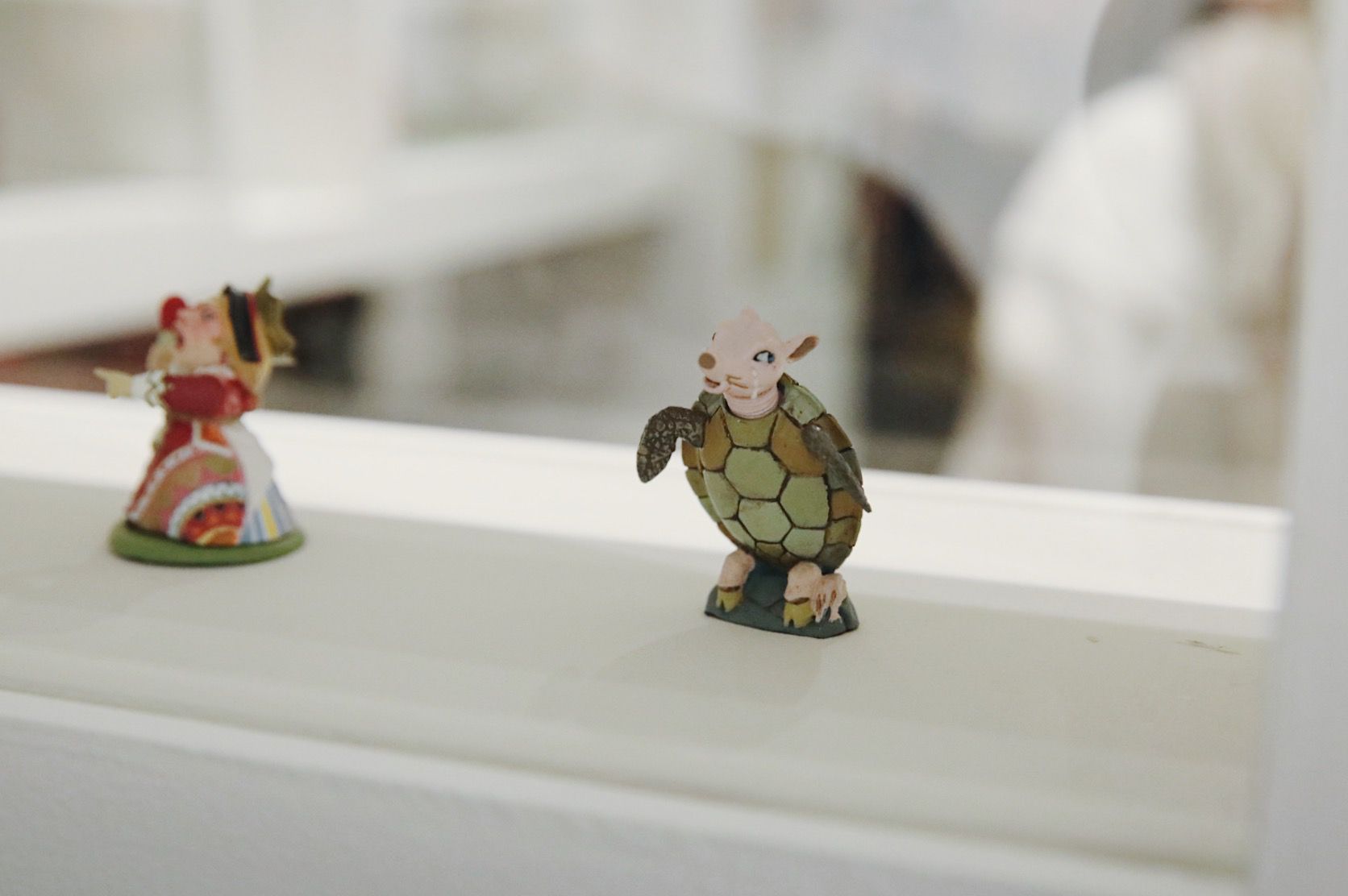 выставка «Алиса, проснись!»