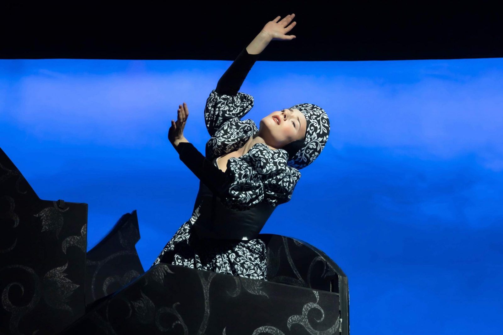 Спектакль «Севильский цирюльник» в Театре имени Вахтангова фото 6