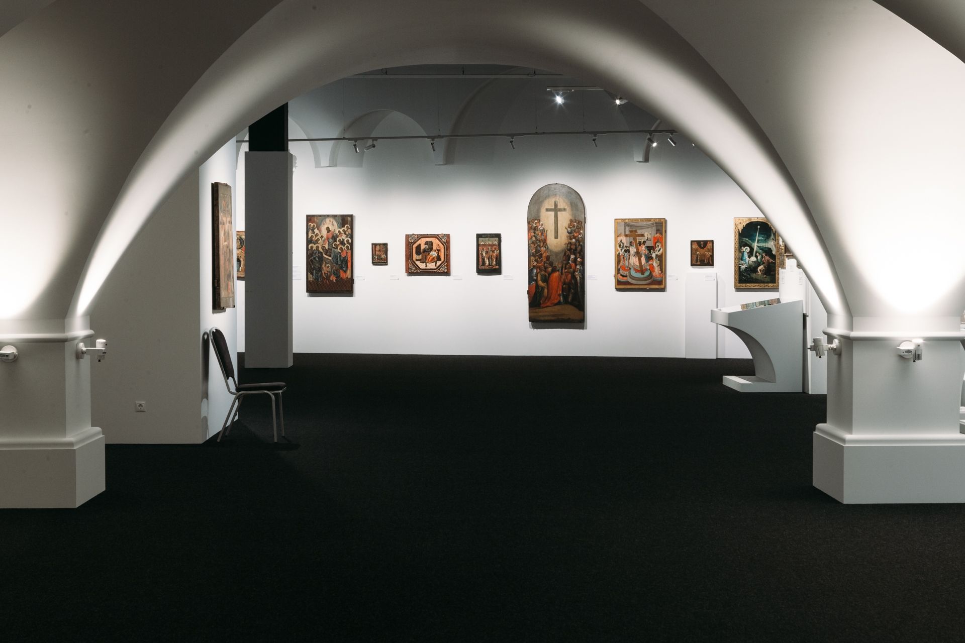 Выставка «Образы Спасителя и Креста Господня в иконе, скульптуре, медном литье и эмалях» фото 1