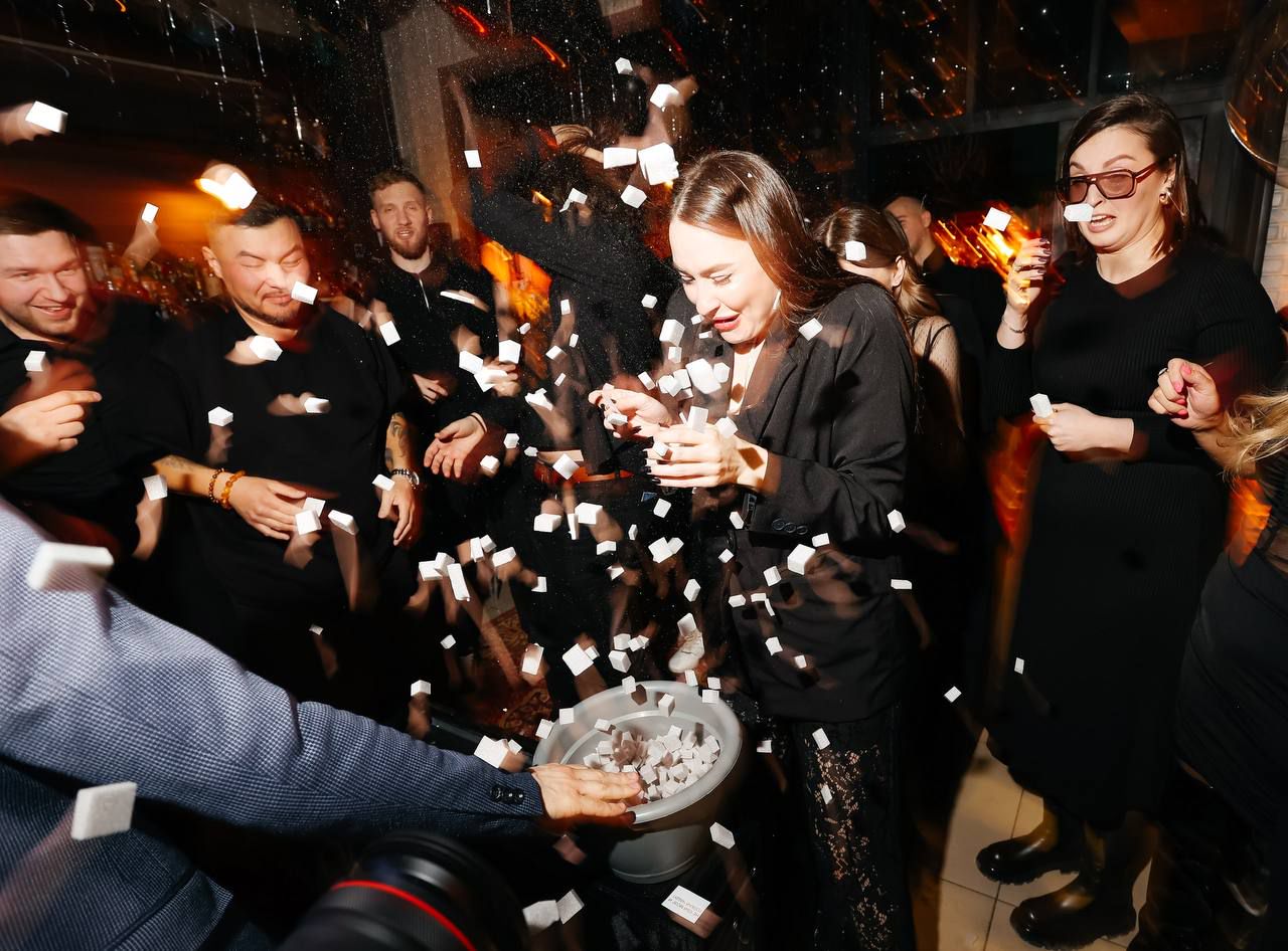 Развлекательное шоу по мотивам телевизионных передач Good Night Show