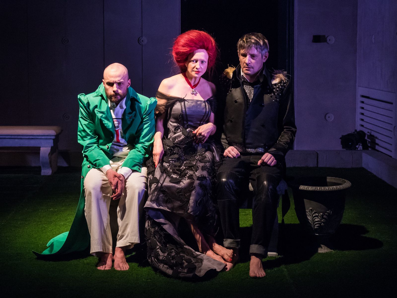 Спектакль «идиотология» в электротеатре «станиславский»