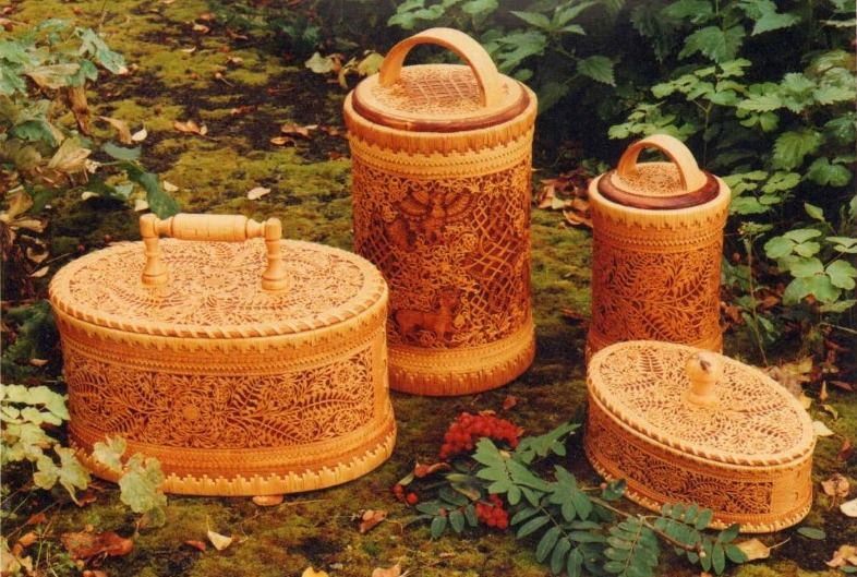 экспозиция «Декоративно-прикладное искусство Урала. Береста и дерево»