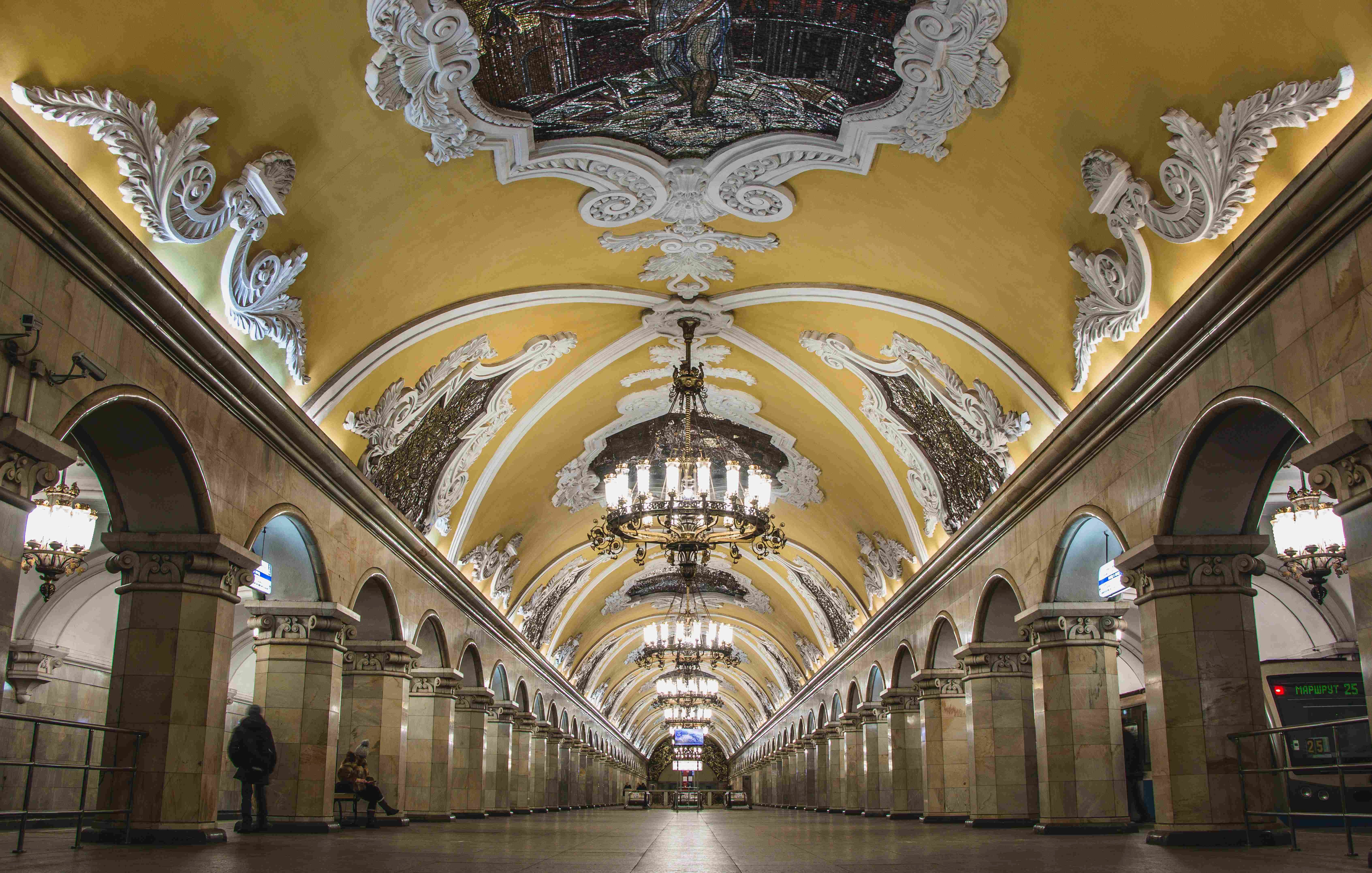 Московское метро: 7 станций, 7 чудес