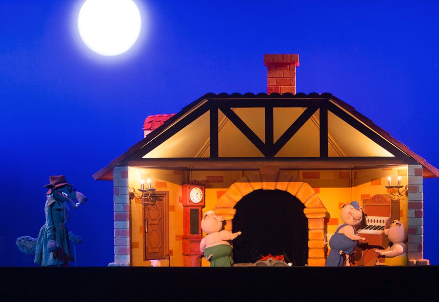 спектакль «Три поросёнка» в Театре кукол им. С. В. Образцова