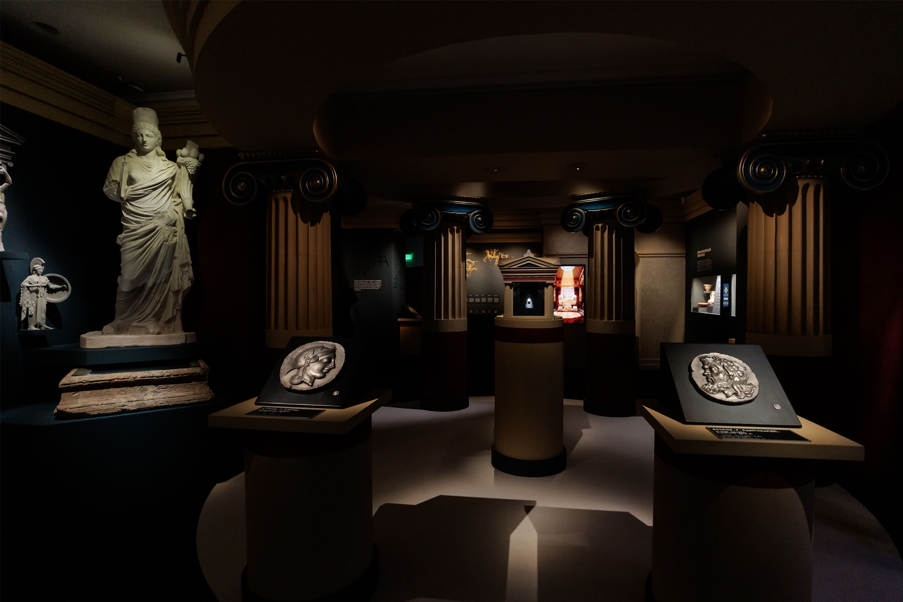 Выставка «Боги, цари и варвары. Монеты Боспорского царства» фото 1