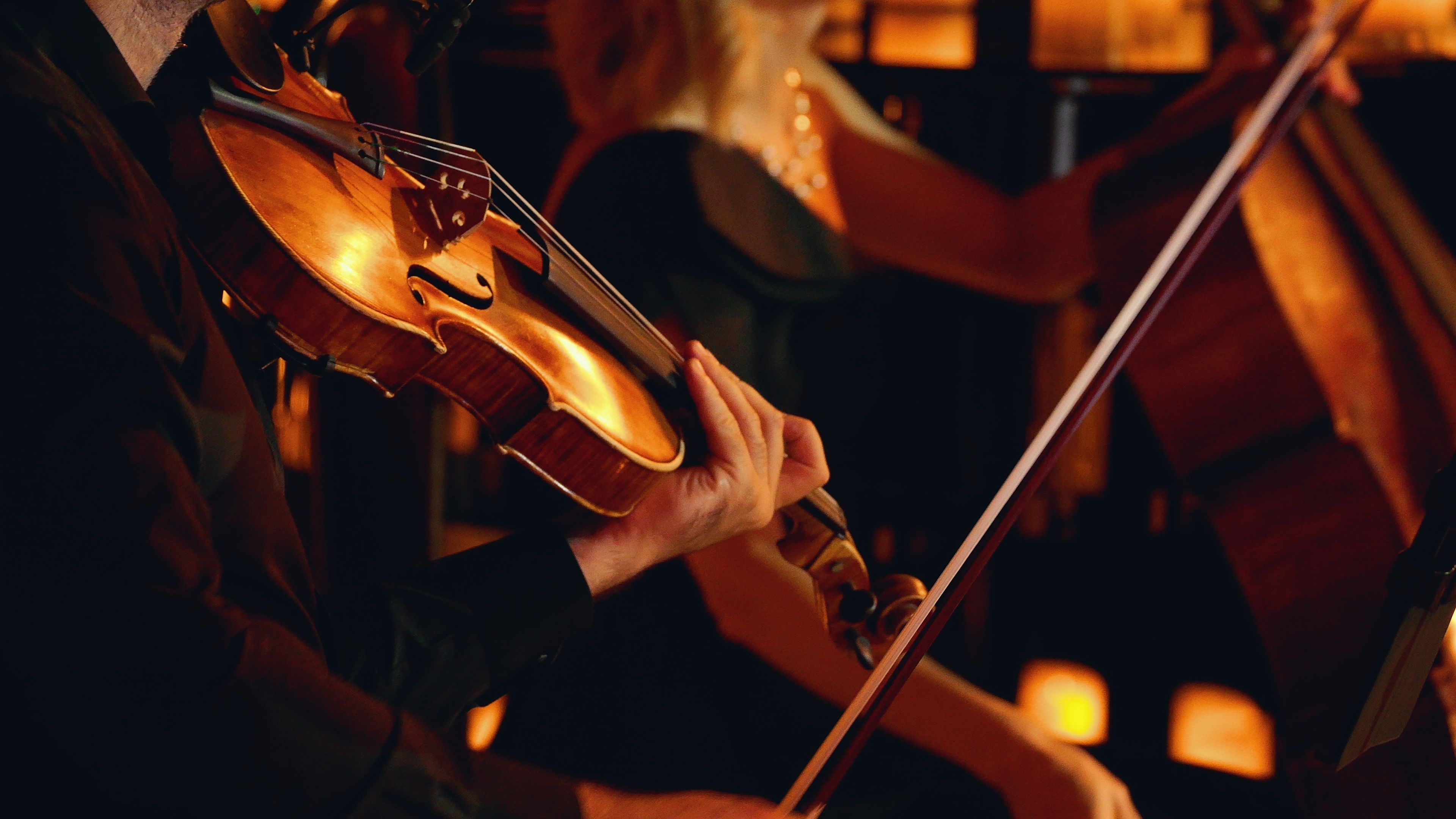 концерт при свечах «Моцарт. Маленькая ночная серенада. Шуберт. Аве Мария. Шуберт. Серенада»