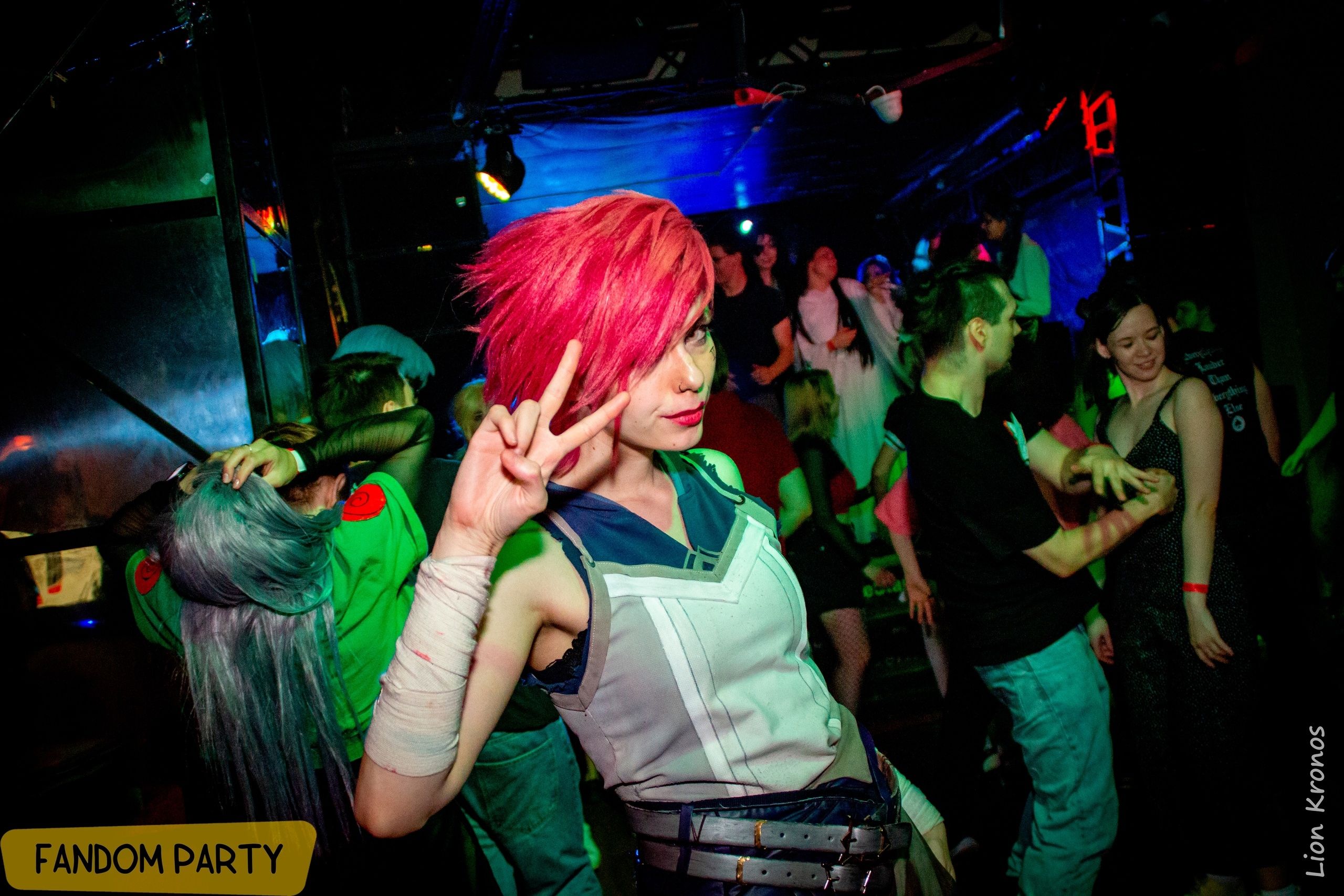 вечеринка «Фанатская вечеринка» / Fandom Party