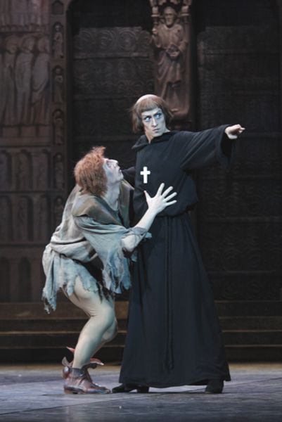 спектакль «Эсмеральда» в Театре имени К. С. Станиславского и Вл. И. Немировича­-Данченко