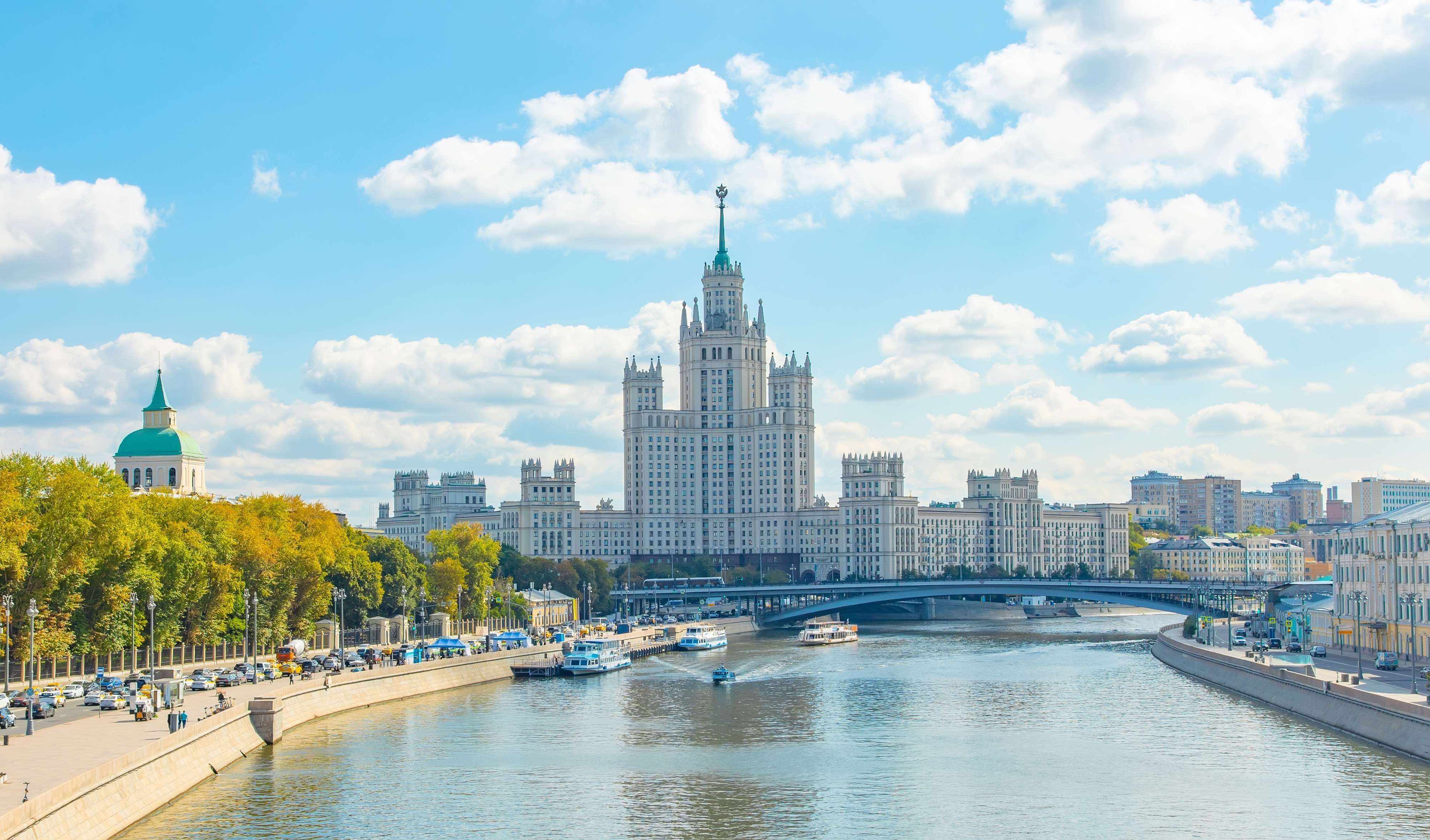 экскурсия «На каютной яхте „Вальяжная“ по центру Москвы»