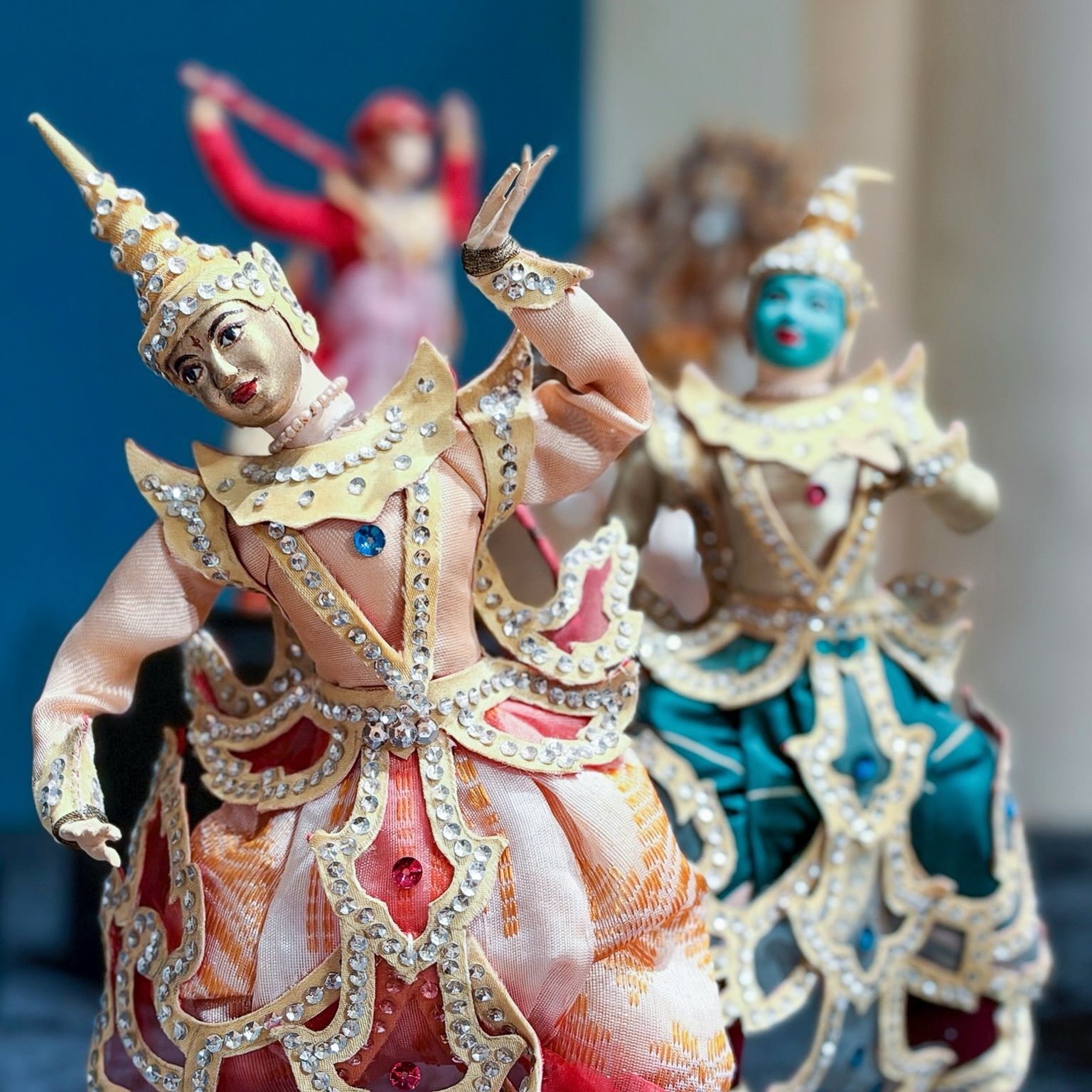 выставка «Люди, куклы, маски»