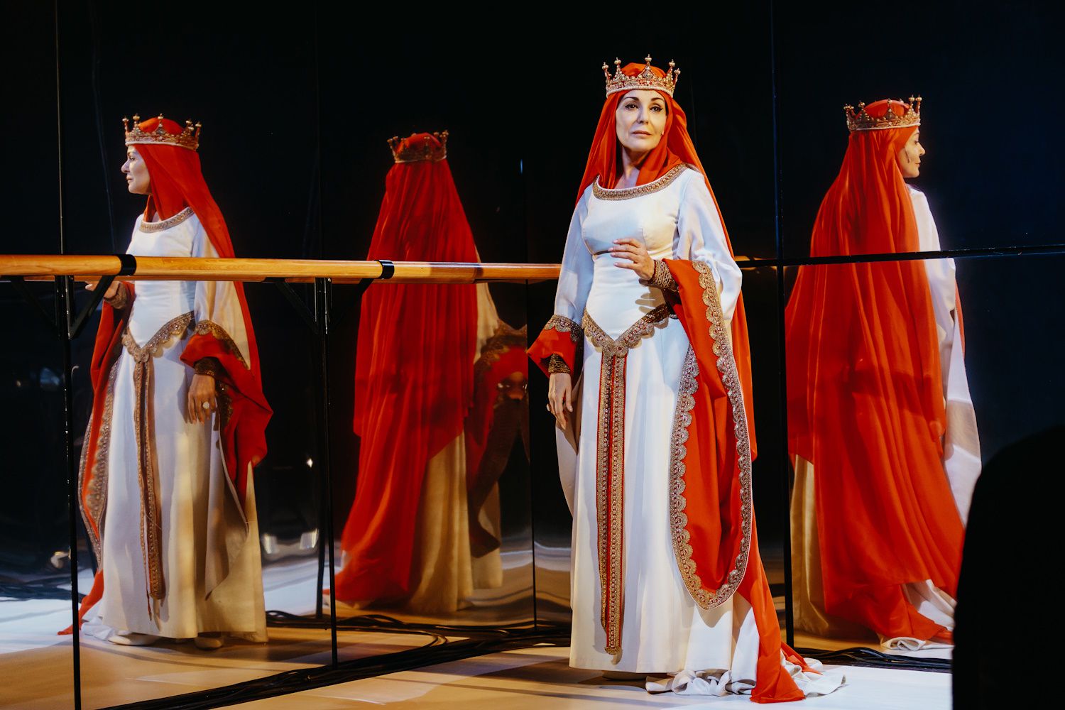 спектакль «Канарейка» в Театре Наций