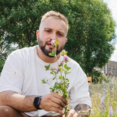 הרצאה "איליה גומירן. ביוביזריות. לאן נעלמו הדבורים והסנאים?"