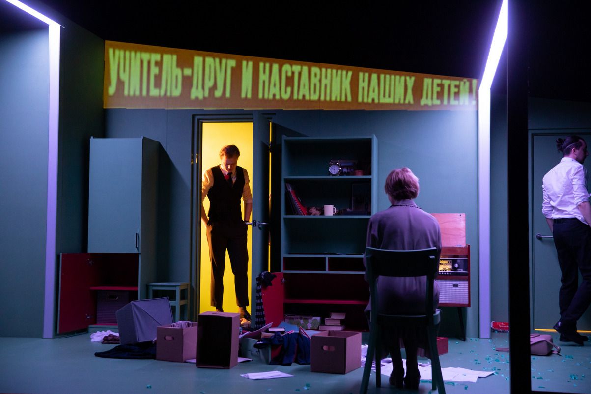 спектакль «Дорогая Елена Сергеевна» в театре «Сатирикон»