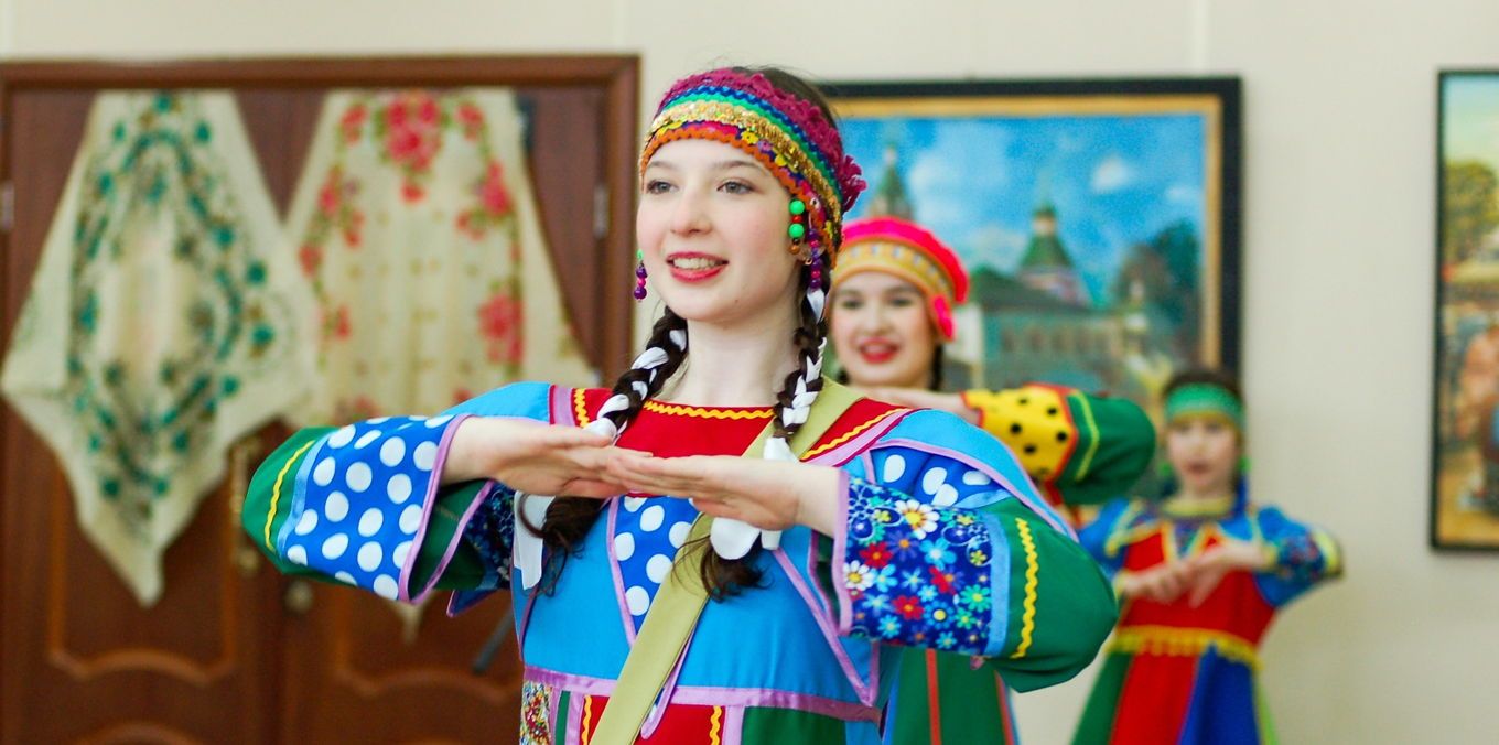 программа для детей «День флага России: от истории к творчеству»