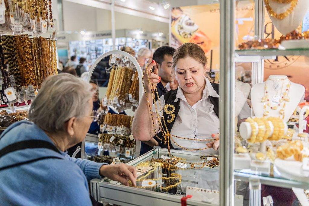 XXXIХ выставка-ярмарка народных художественных промыслов и ремёсел России «Ладья. Весенняя фантазия-2026» фото 11