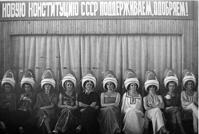 Постоянная экспозиция Музея политической истории России «Советская эпоха: между утопией и реальностью»
