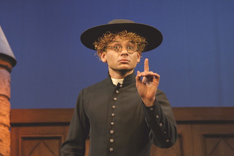 спектакль «Мадемуазель Нитуш» в Театре им. Вахтангова