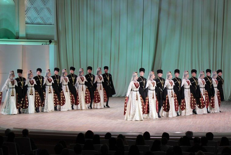 Танцевальное шоу ансамбля «Алан»