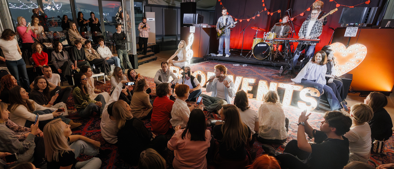 Вечеринка на тёплой крыше под хиты 2000-х