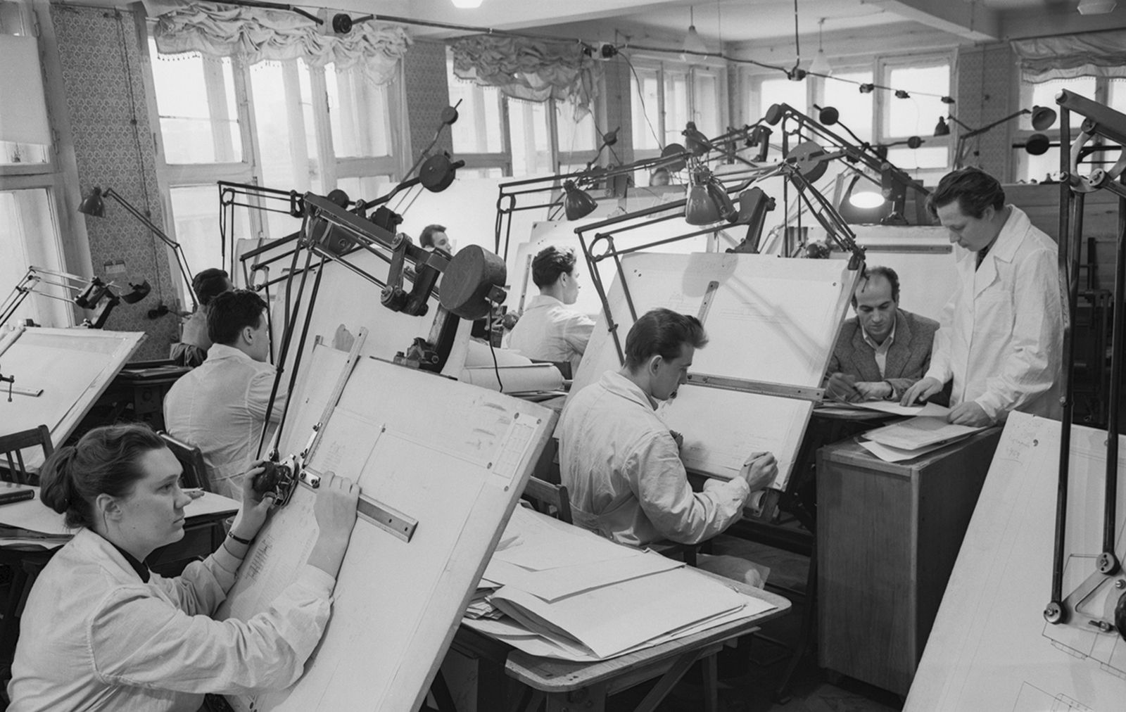 Главархив составил альбом с фотографиями советских и российских учёных