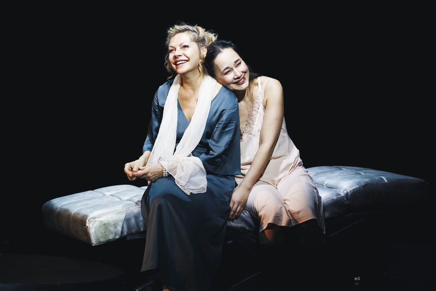 Бланш — Алёна Бабенко, Стелла — Евгения Игумнова