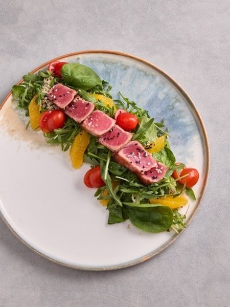 Салат с тунцом и киноа (250 гр) — 920 руб.