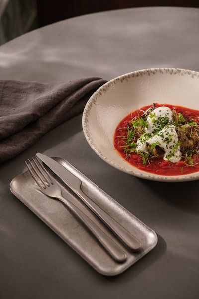 Голубцы с мясом телёнка и томатным соте — 880 руб.