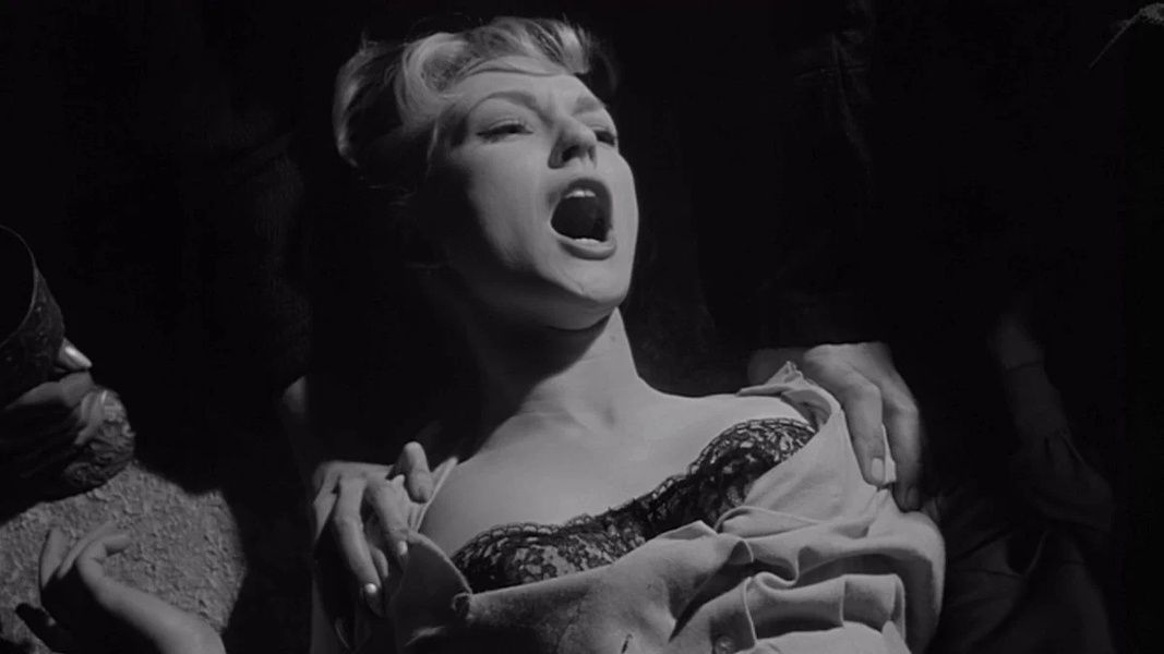 Кадр из фильма «Отель ужасов»